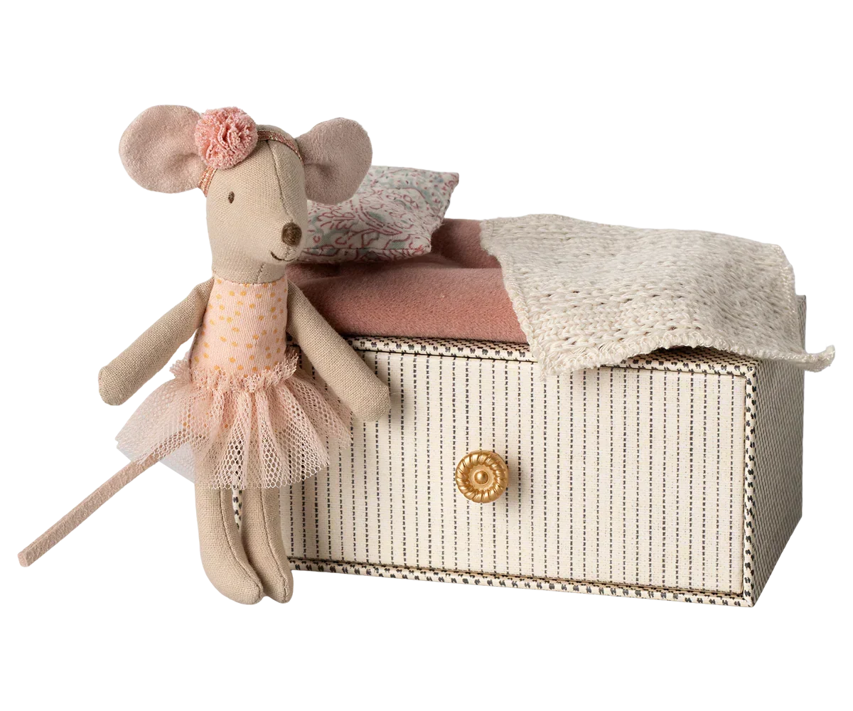 Dancing Mouse in Daybed, Little Sister